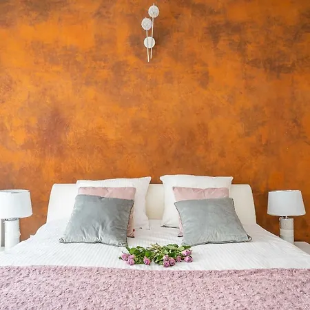 Apartman Art Market Square