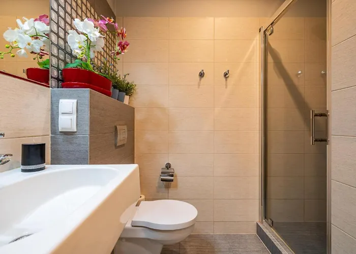 Daire Art Market Square